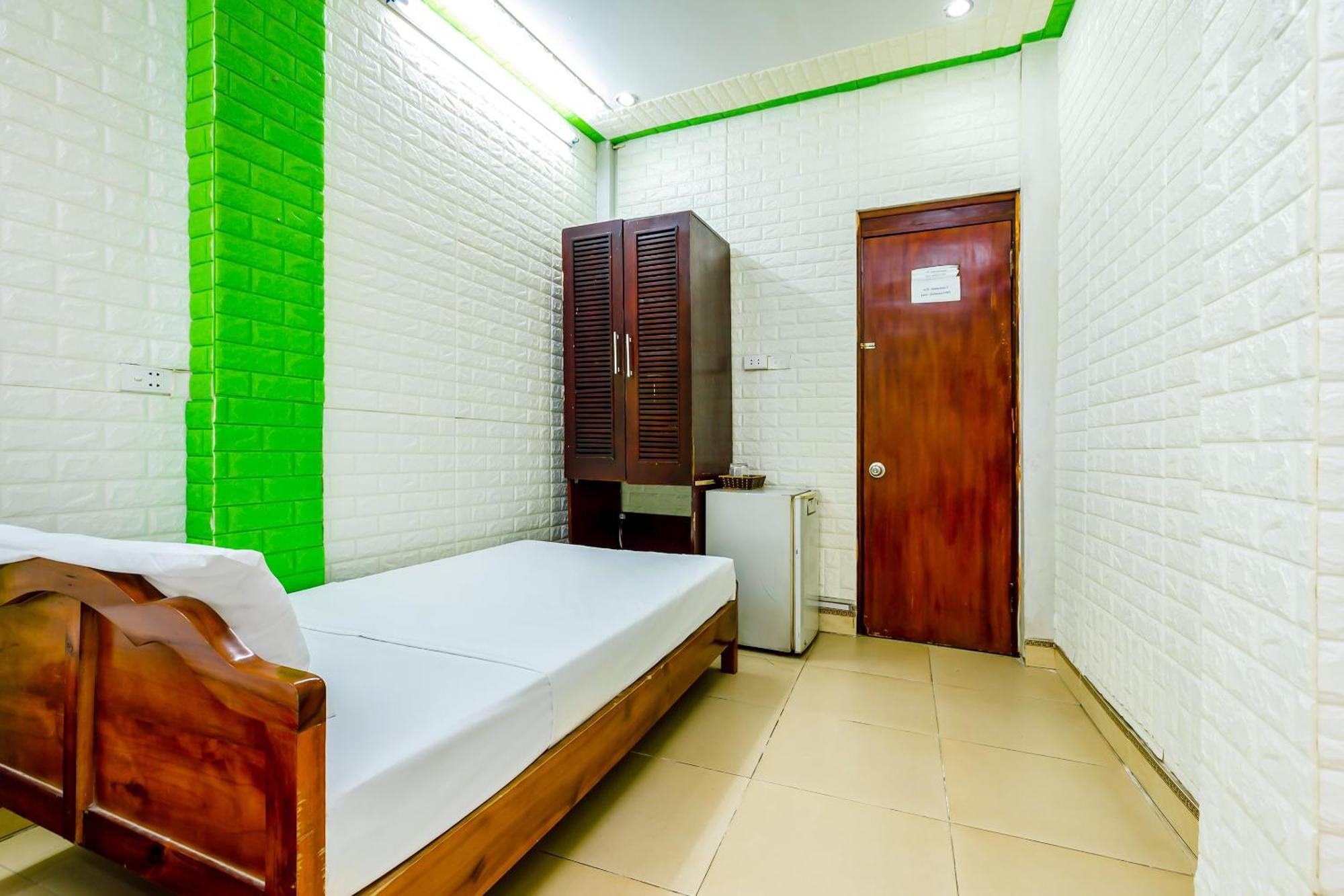 Oyo 604 Queen Hotel Spot-On Hanoi Exterior photo
